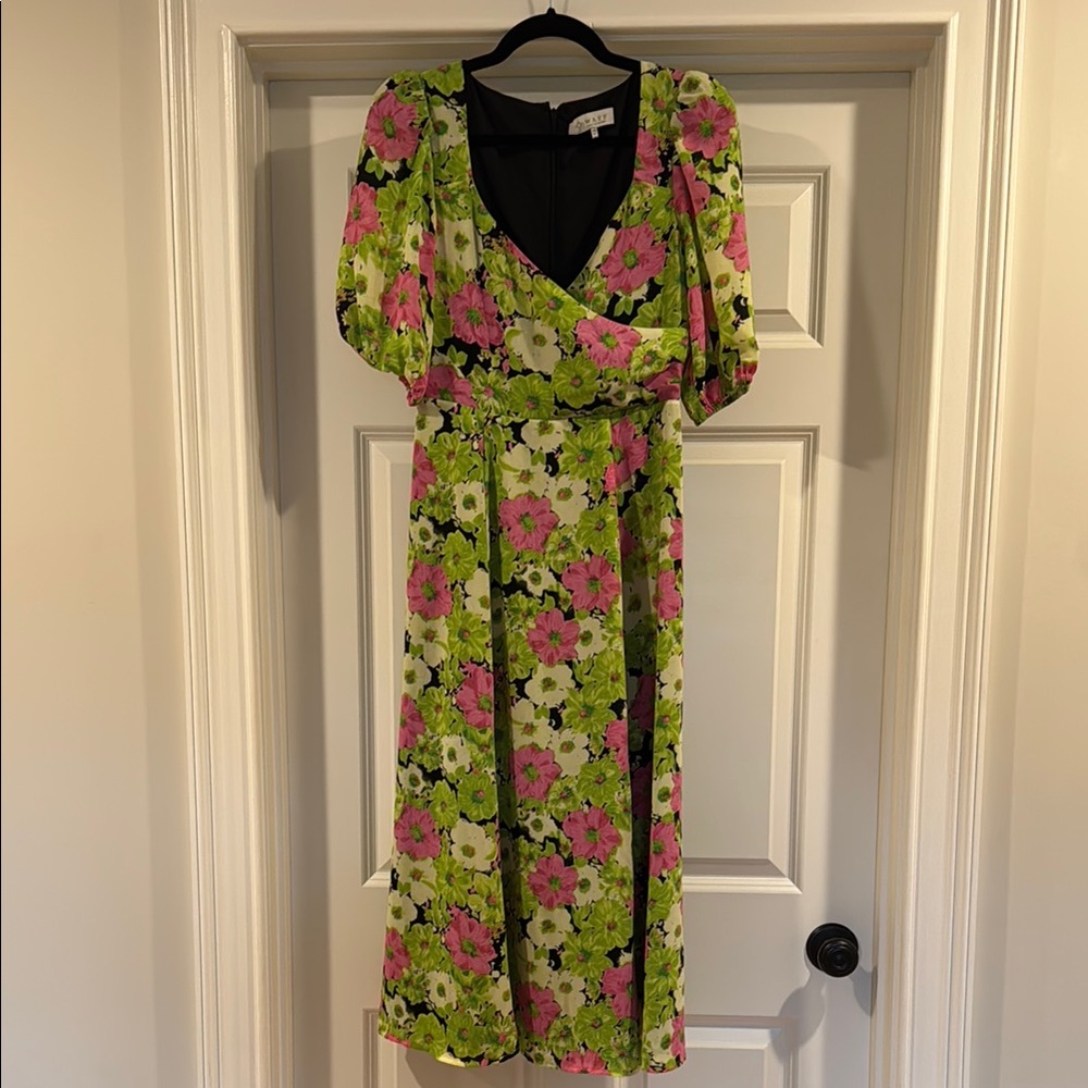 WOMENS size XS WAYF Floral V-Neck Dress